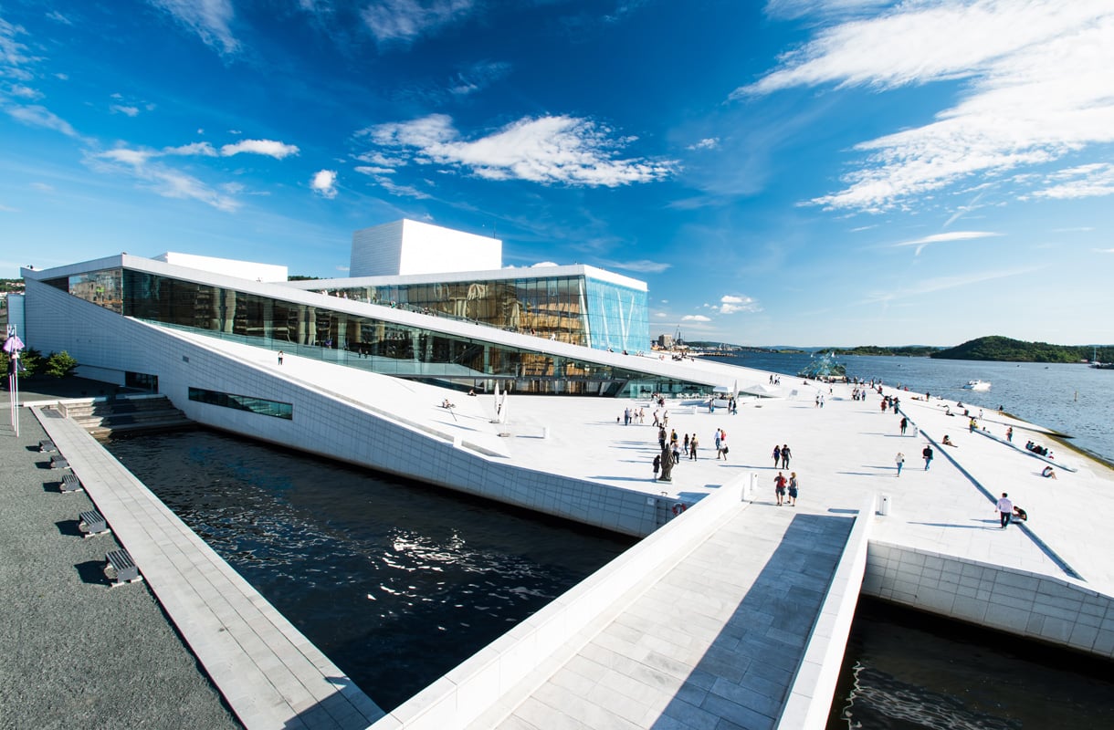 Onko tässä Oslon kaunein nähtävyys? Viisi syytä, joiden vuoksi sinunkin kannattaa vierailla oopperatalossa