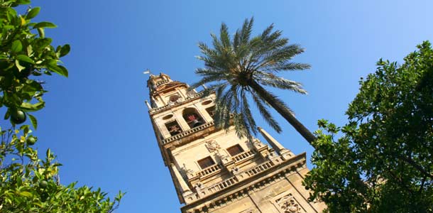Kaupunkilomalle kukkivaan Córdobaan