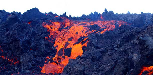 Islantilainen tulivuori avataan turisteille