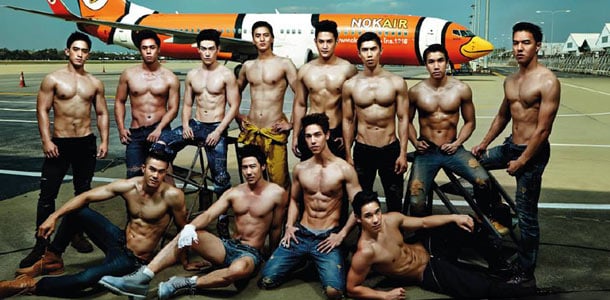 Thaimaalainen lentoyhtiö teki poikakalenterin