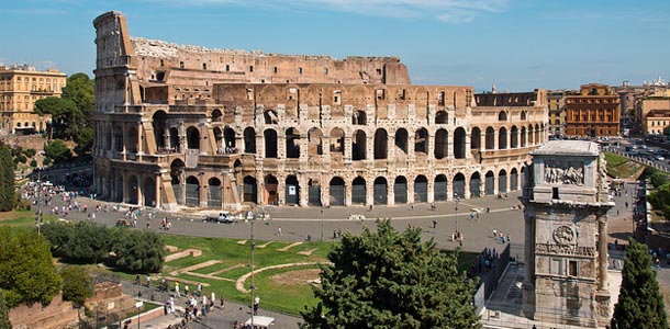 Colosseum houkuttelee nappaamaan selfien