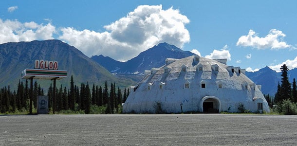 Alaskan hylätty igluhotelli