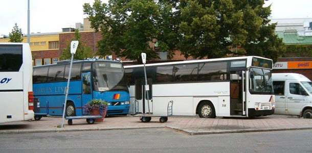 Bussit siirtyvät kesäaikatauluihin
