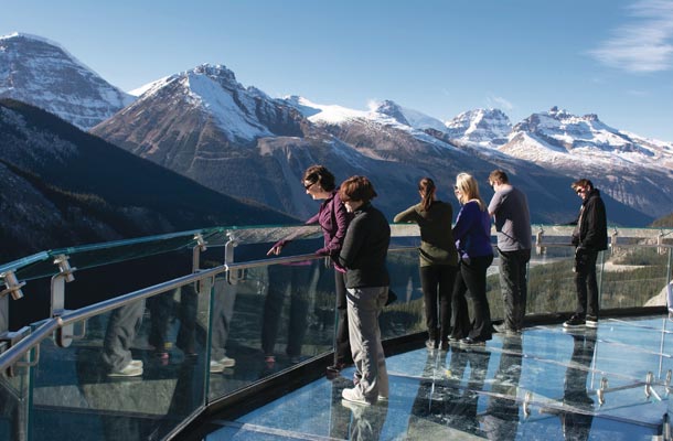 Kanadan Kalliovuorilla avattiin Glacier Skywalk