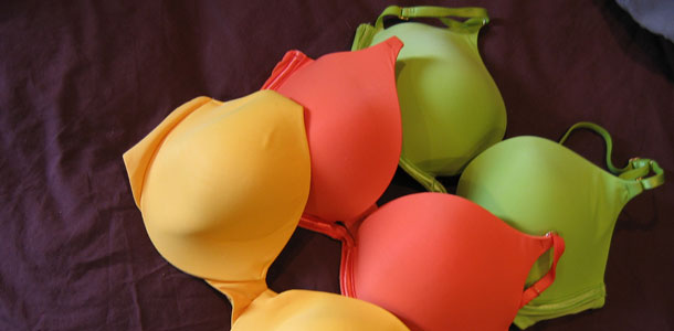 Kiinalaismiehellä on kokoelmissaan yli 5000 rintaliivit