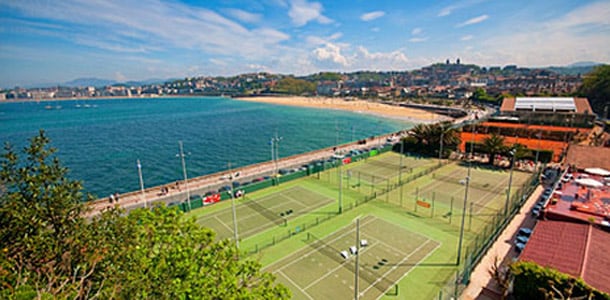 Tennistä Espanjan auringossa