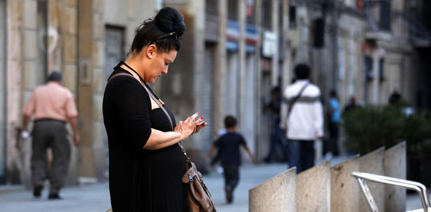 Ulkomaiden roaming-maksut laskevat merkittävästi