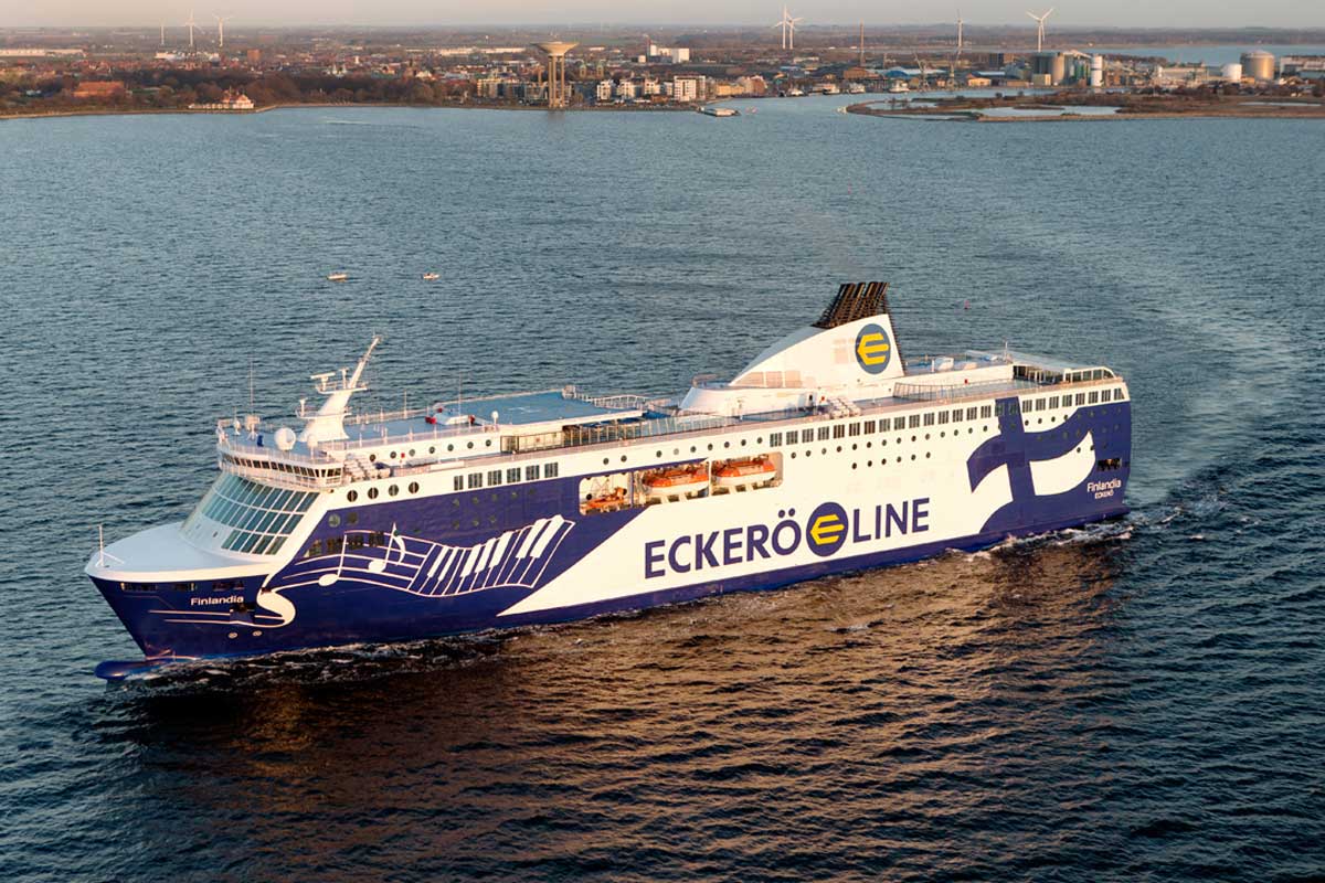 Eckerö Line lahjoittaa satamanaapureilleen risteilylahjakortit