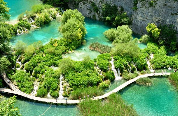 Kroatian satumaisin paikka? Katso kuvat Plitvicen vesiputouksilta ja järviltä
