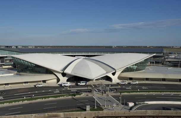 Eero Saarisen suunnittelema JFK:n lentokentän terminaali