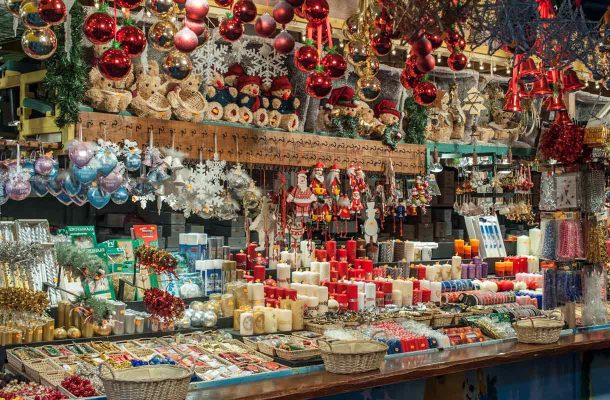 Joulutuotteita Strasbourgin joulumarkkinoilla