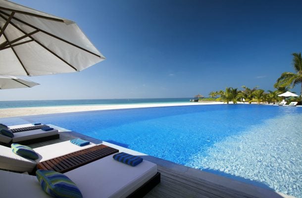 Infinity pool Malediiveilla