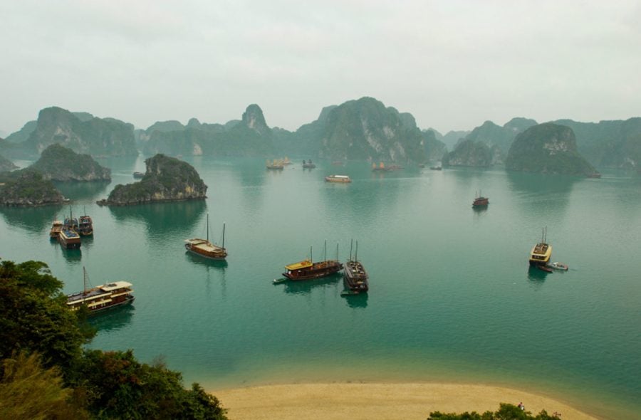 Halonginlahti on Vietnamin suosituimpia matkakohteita