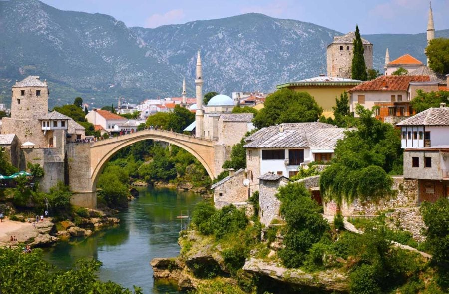 Stari Most on Mostarin tunnetuin maamerkki.