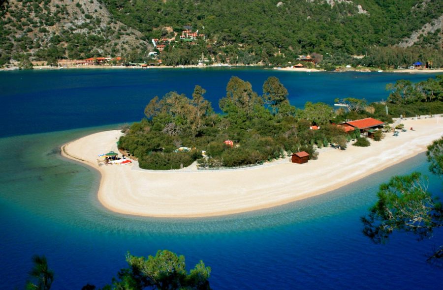 Turkin Ölüdeniz on yksi maan kauneimmista rannoista