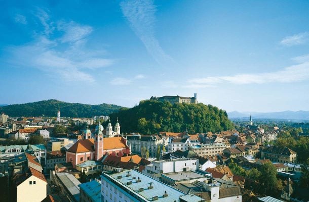 Slovenian vaihtelevat maisemat ilahduttavat matkailijaa.