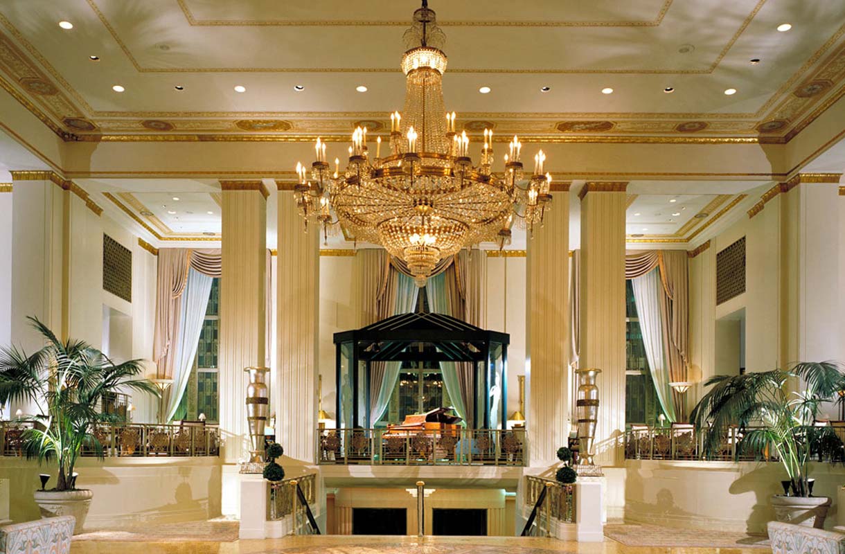 New Yorkin Waldorf Astoria -hotellista ei luksusta puutu.