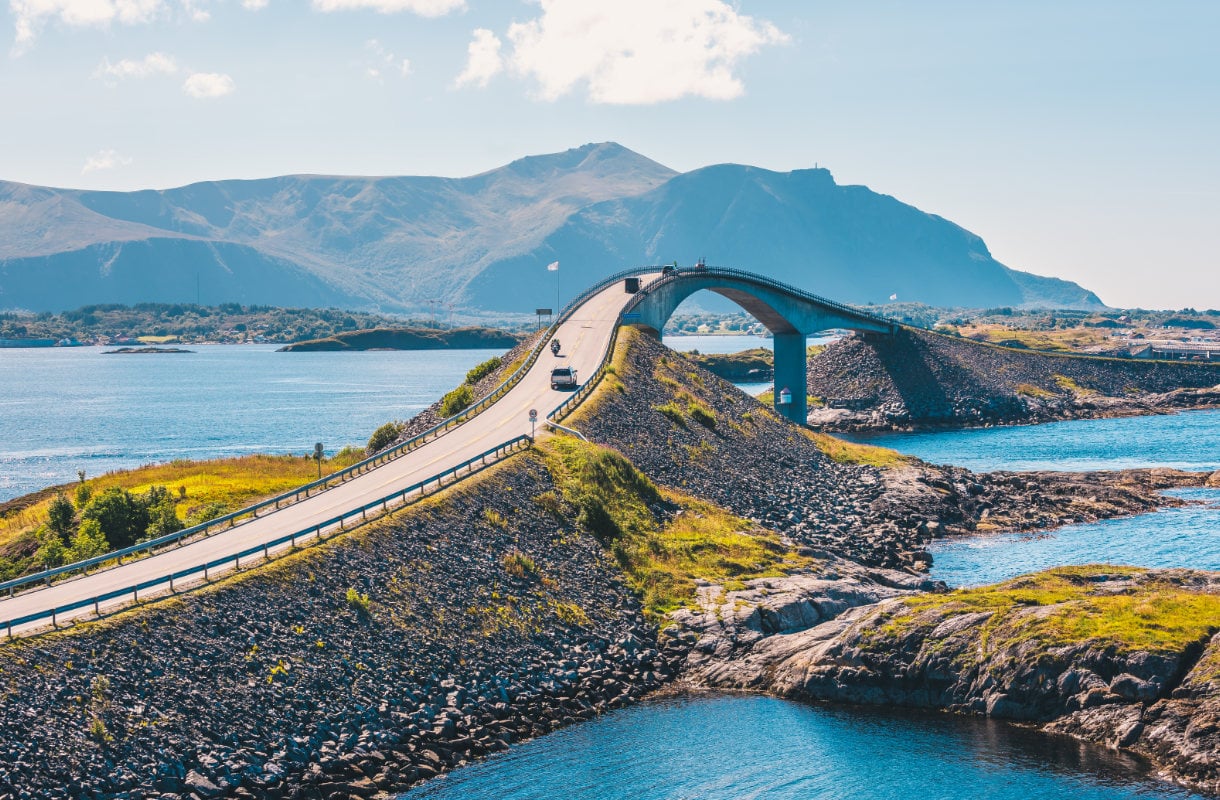 Atlantin väylä on Norjan kauneimpia ajoreittejä - koe upeat maisemat autolla tai pyörällä