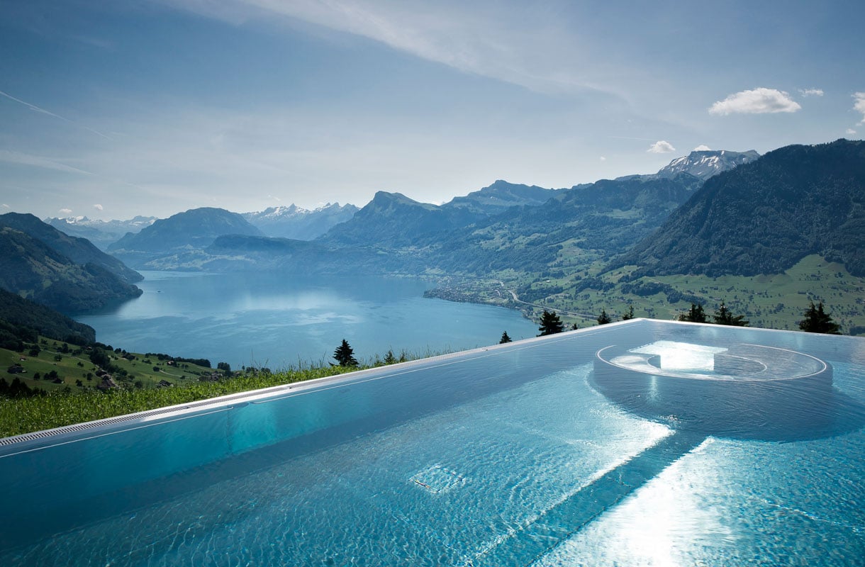 Uima-allas Sveitsissä