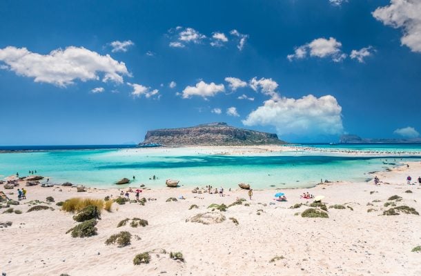 Tutulla lomasaarella nautitaan lämmöstä pitkään – viisi erinomaista syytä matkustaa Kreetalle