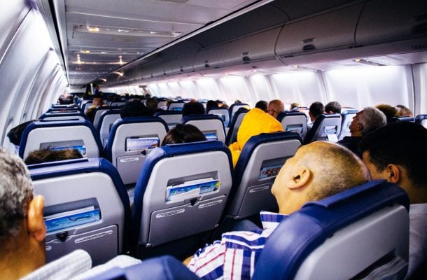 Lentokoneessa nukkuminen