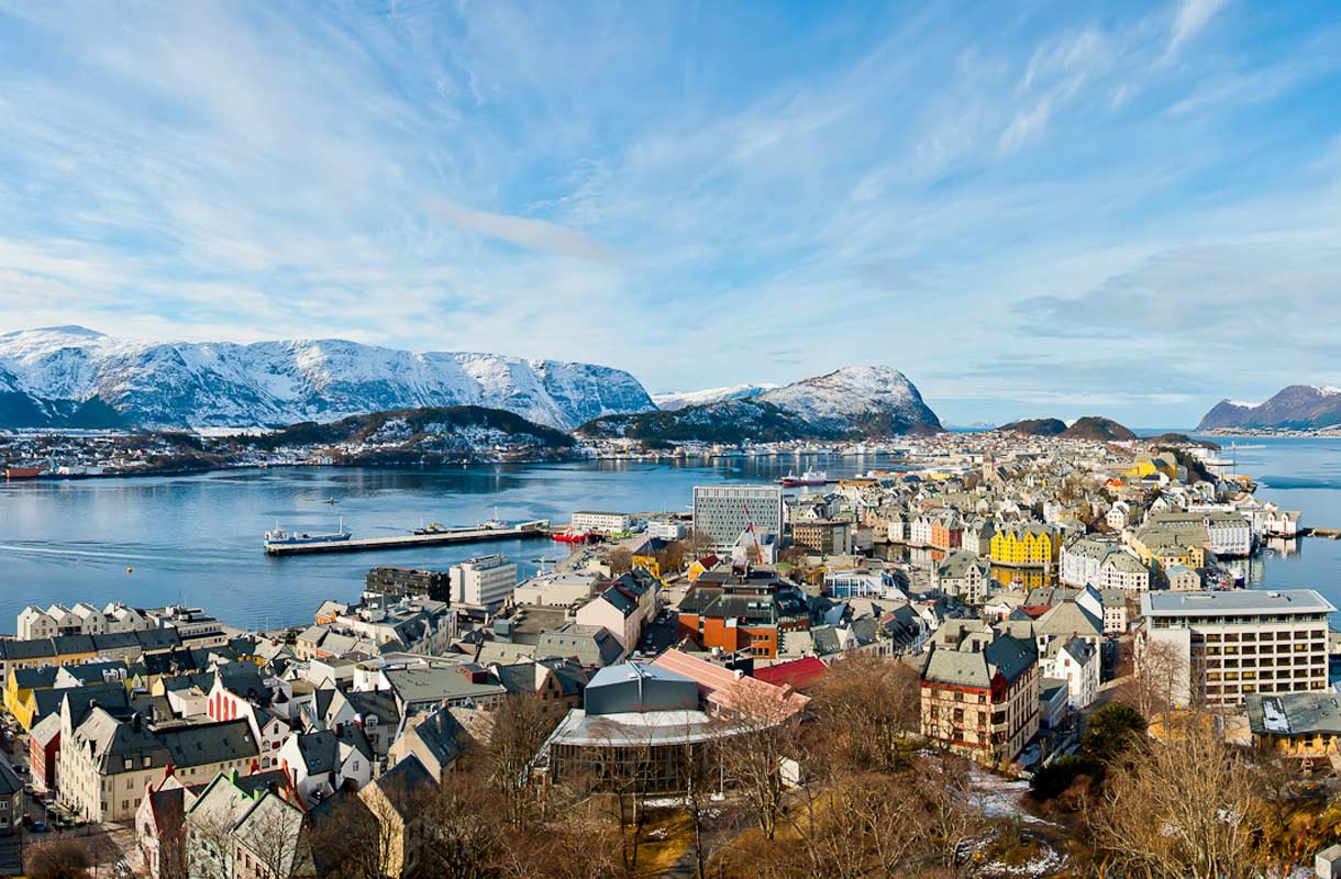 Finnair tarjoaa uusia kohteita Norjaan - keväällä suorat lennot upeisiin vuoristomaisemiin