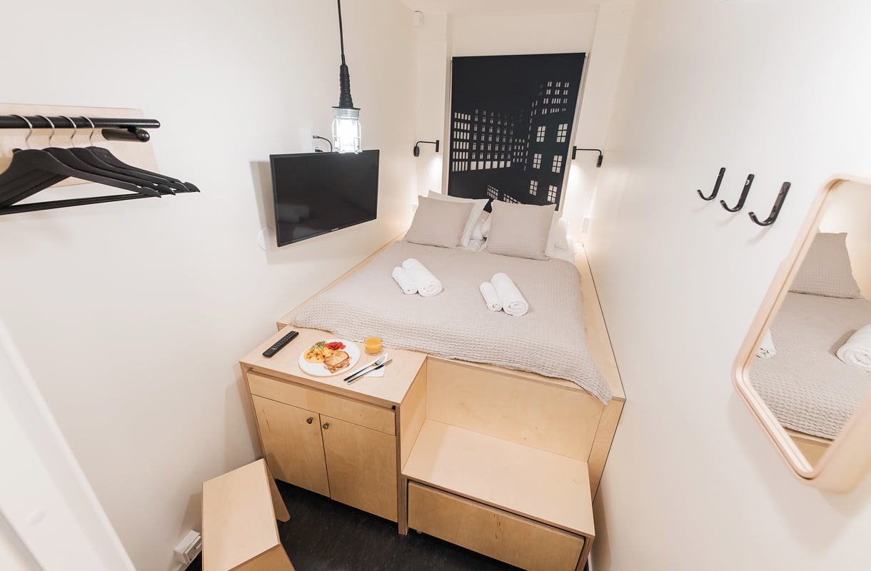 Tältä näyttää Suomen pienin hostellihuone - tilaa vain 5,5 neliömetriä