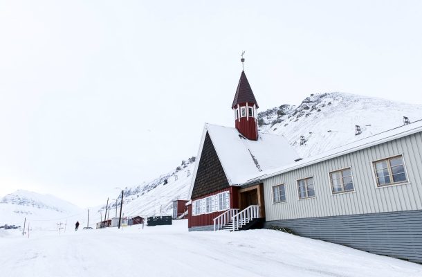 Kuoleminen on kiellettyä Huippuvuorten Longyearbyenissa