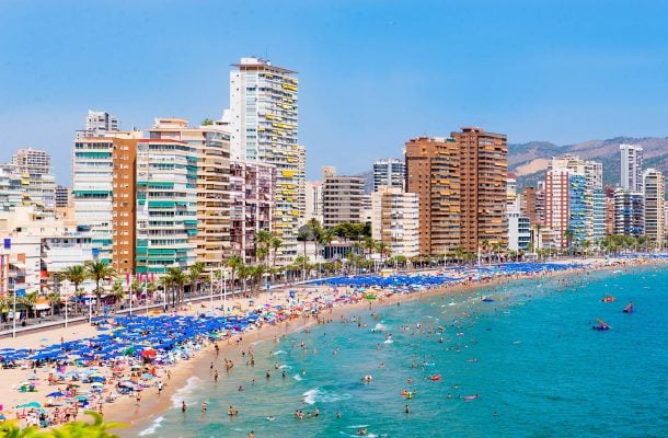 Mikä ihmeen Benidorm? Lue nopeat faktat Espanjan aurinkoisesta rantakaupungista