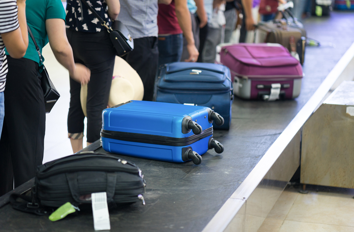 Proud Phonetics Excessive Kannattaako ruumaan menevä matkalaukku lukita lennolle?