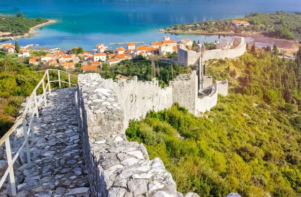 Kuka olisi arvannut, että Kroatiasta löytyy oma versio Kiinan muurista – pääset sinne helposti Dubrovnikista