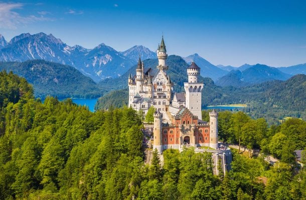 Tätä tosielämän linnaa käytettiin mallina Disneyn satulinnoille – löytyy helposti Saksasta