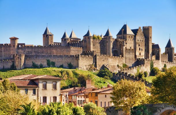 Slummista nähtävyydeksi – tältä näyttää suositusta lautapelistäkin tuttu ranskalainen Carcassonnen linnakaupunki
