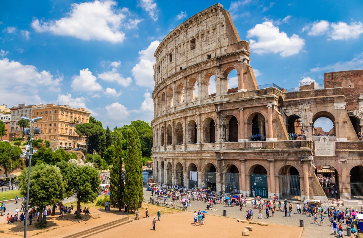 Rooman Colosseum on aina täynnä turisteja