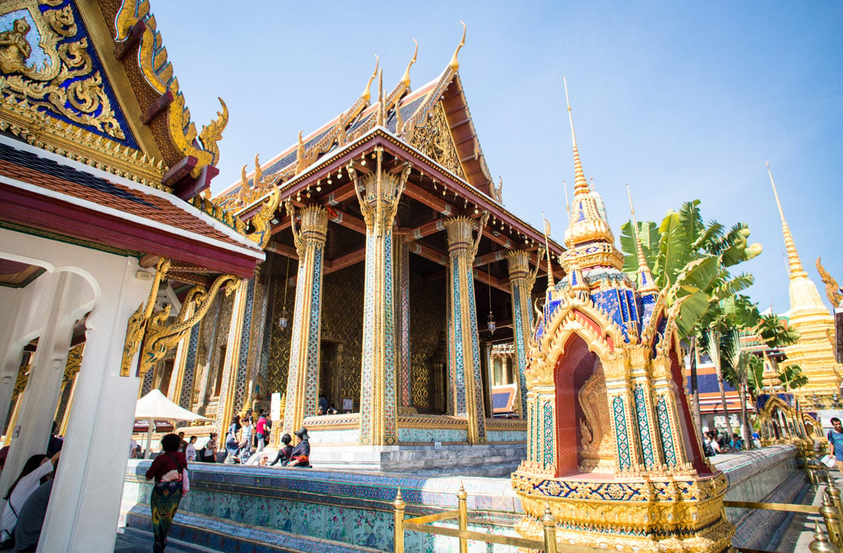 Bangkokin Grand Palaceen pääsee jokiveneellä