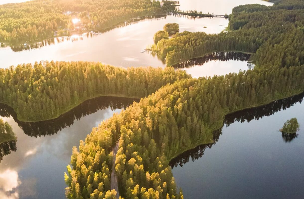 Suomen kansallismaisema on parhaimmillaan juuri nyt – lue lomalaisen vinkit Saimaan kesään