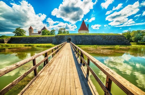 Viron suurin saari Saarenmaa on idyllinen matkakohde – seitsemän tärppiä erilaiseen Viron-matkaan