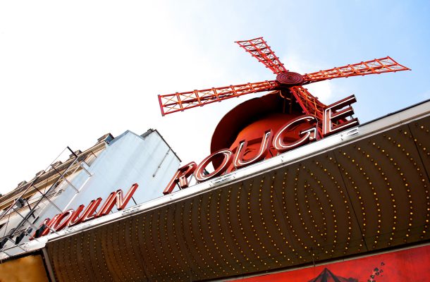 Sinäkin olet kuullut Pariisin syntisimmästä paikasta – miksi Moulin Rougen symboli on punainen tuulimylly?