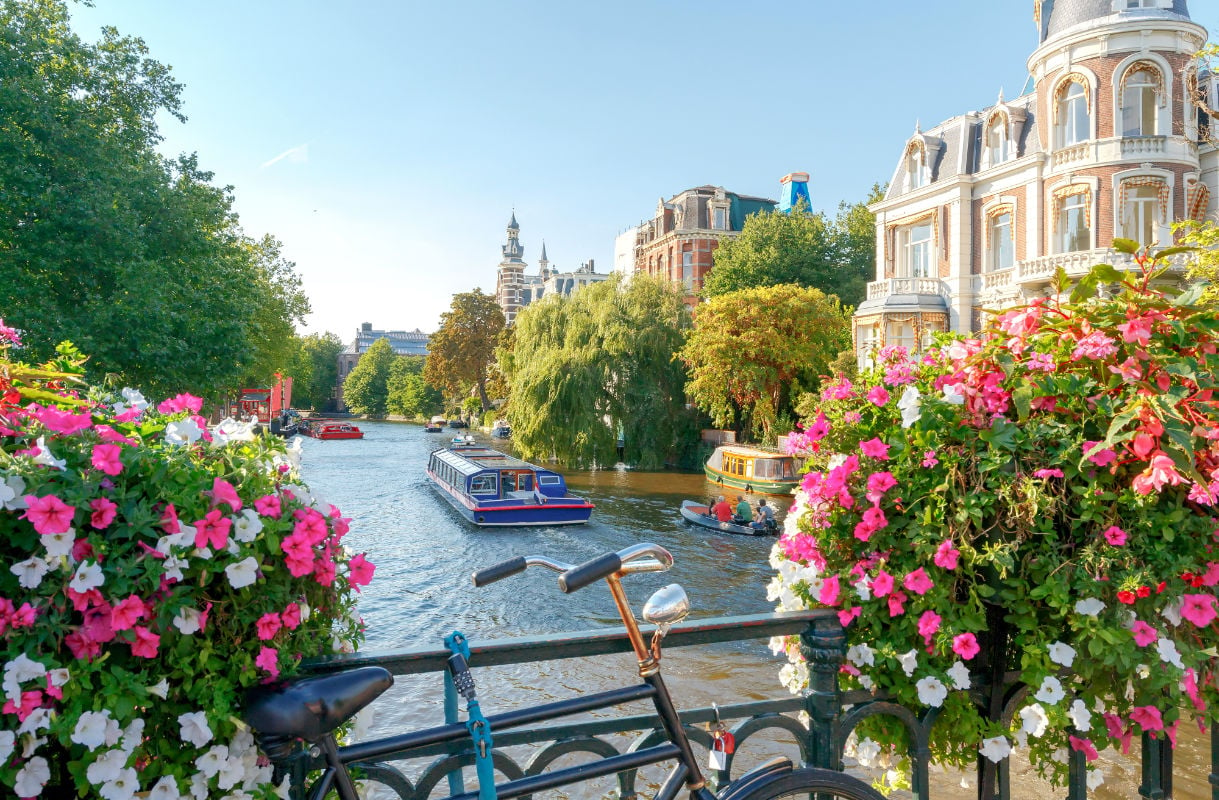 Amsterdamin hotellit - lue vinkit erilaisille matkailijoille ja löydä oma suosikkisi