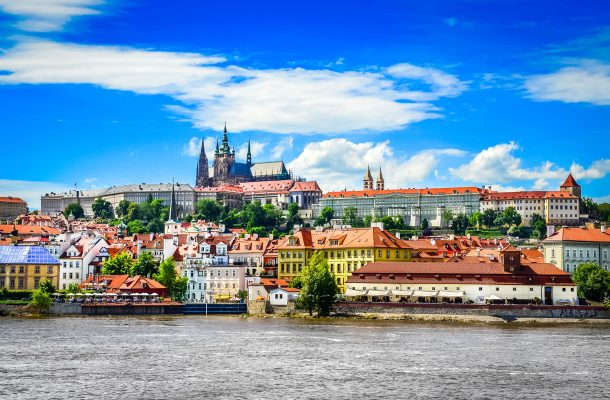 Viikonlopun halvimmat matkat Eurooppaan: miniloma Prahassa alkaen 204 euroa tai lennot Gdanskiin viidelläkympillä