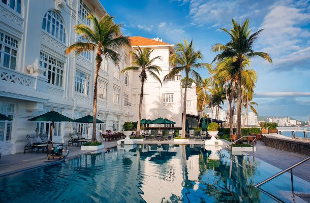 Kuninkaallisten suosikki ja elokuvien kuvauspaikka – tällainen on Penangin upein luksushotelli
