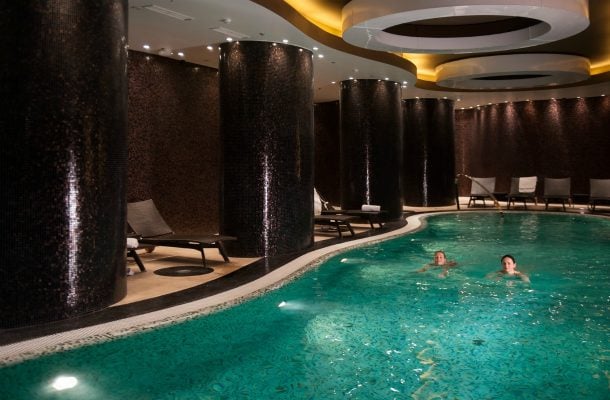 Tallinnan parhaat uima-altaat – 8 hotellia, joissa pääset uimaan