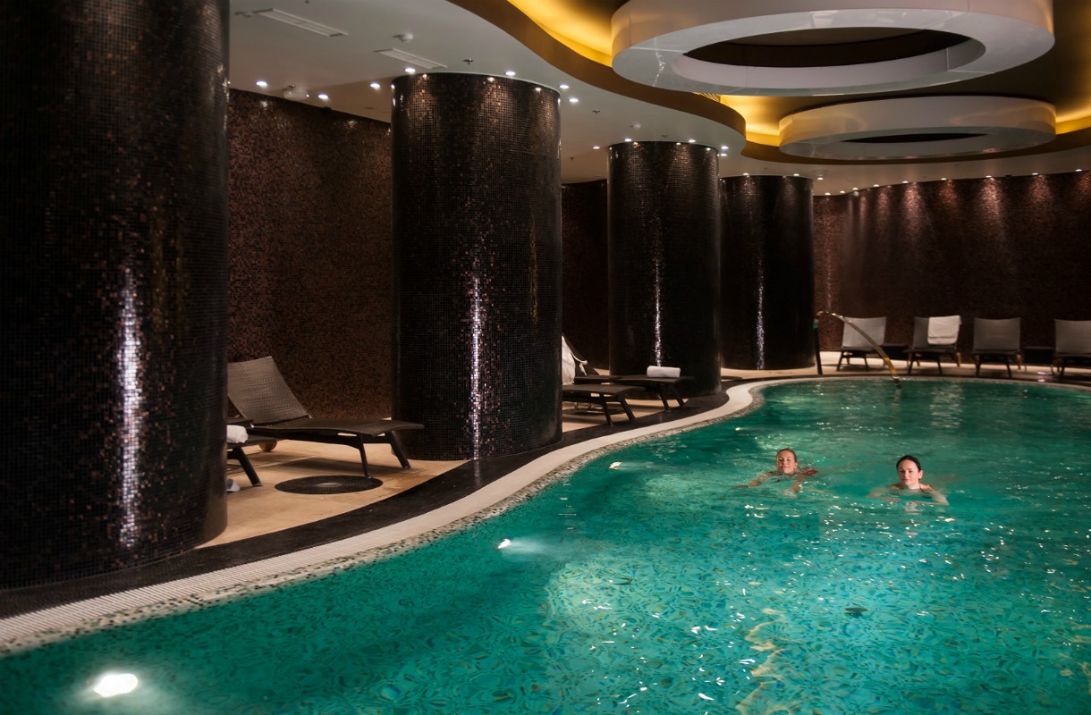 Tallinnan parhaat uima-altaat - 8 hotellia, joissa pääset uimaan