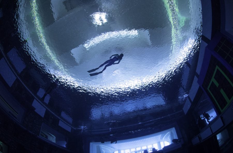 Maailman syvin uima-allas Dubaissa
