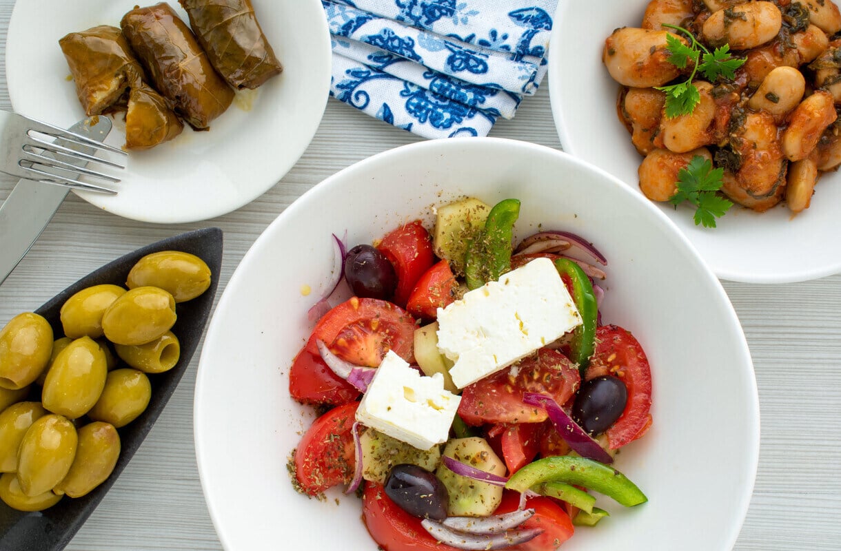 Horiatiki eli kreikkalainen salaatti