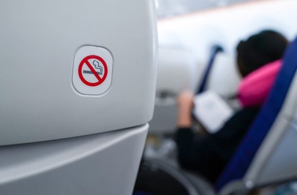 Tupakointi kielletty lennolla